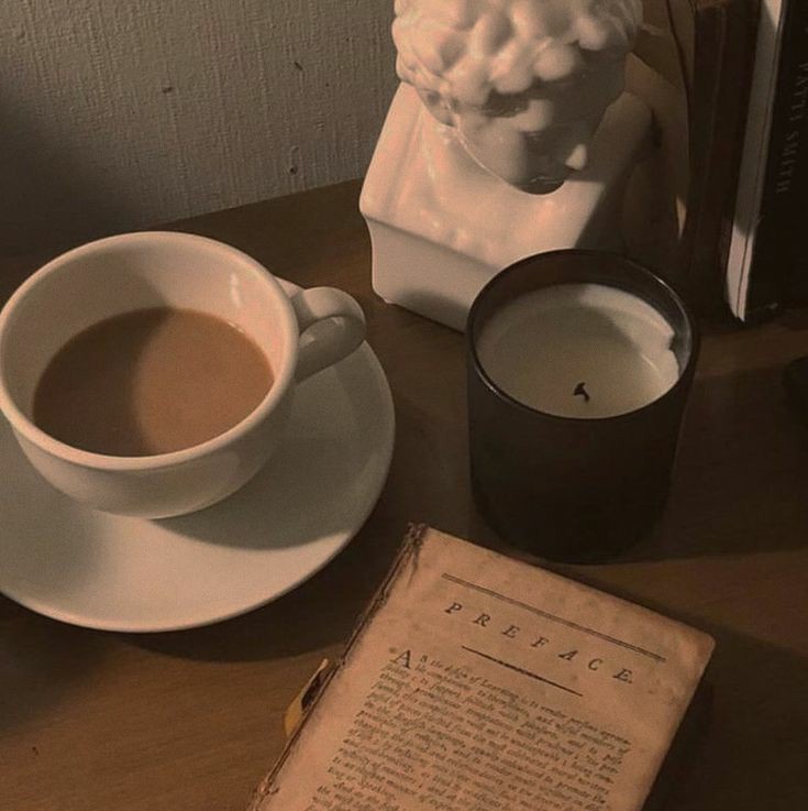 BadLittlemoon's tweet photo. 𝖫𝗂𝗏𝗋𝗈𝗌 𝗅𝗂𝖽𝗈𝗌  𓂃  ۪   ☽︎  ࣪  . 
            ᰵ ⠀ׅ   ۫    ✩   ﹫ 𝖾𝗆 𝟤𝟢𝟤𝟦
⠀           
  ❝ Pαlαvrαs sα̃o, nα mınhα nα̃o tα̃o humılde opınıα̃o, nossα ınesgotάvel fonte de mαgıα. Cαpαzes de ferır e de curαr. ❞ https://t.co/JrU21i32fT