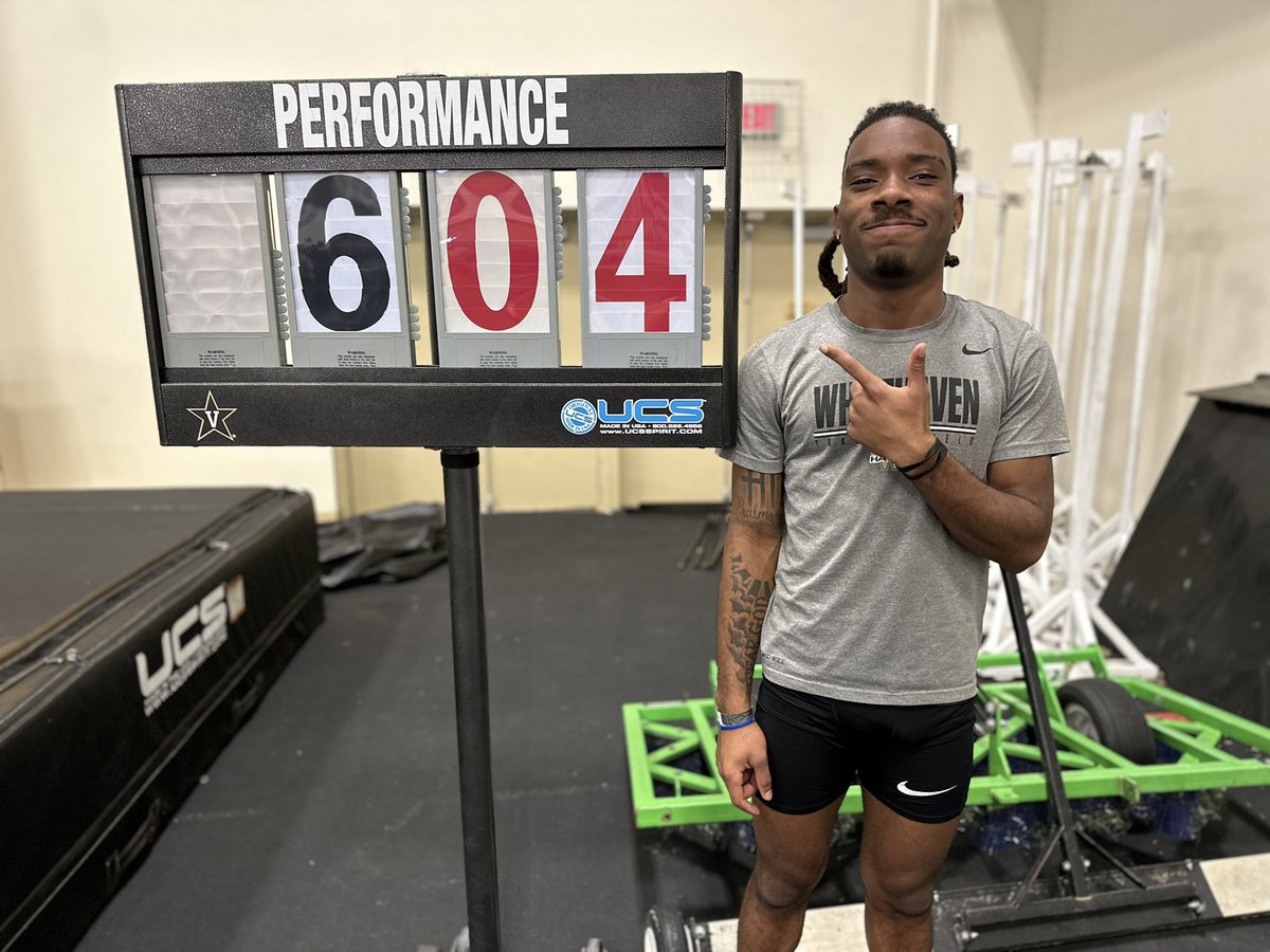 A 3.25 inch indoor PR for my guy Travion Jones!!! 

🔥6-4🔥 for the win and to tie TN #1

#RespectTheHaven