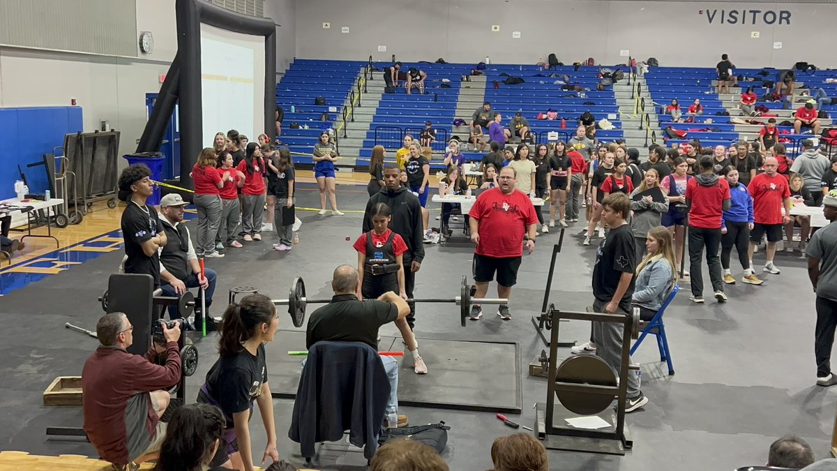 dv_softball's tweet photo. Congratulations to these girls for competing and placing in the powerlifting meet at Lehman HS today‼️👏🏽💪🏽

@thswpa @dvisd_athletics @DvPowerlifting 

#StayHungry #NeverSatisfied #TwoSportAthletes https://t.co/TlUOV3Seyo