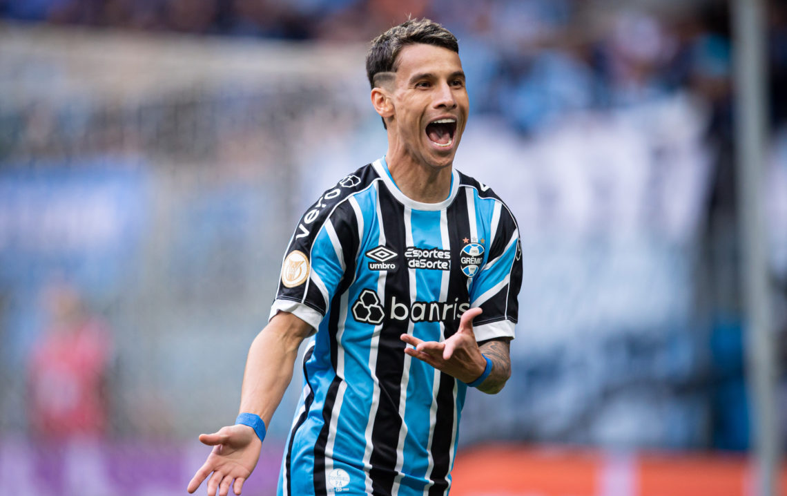 Segundo a imprensa baiana, Ferreirinha recebeu do Bahia:

• Ligação de Rogério Ceni
• Garantia de projeto a longo prazo no Grupo City
• Proposta financeiramente mais vantajosa

E escolheu o... São Paulo, seu time de coração! ❤️🇾🇪