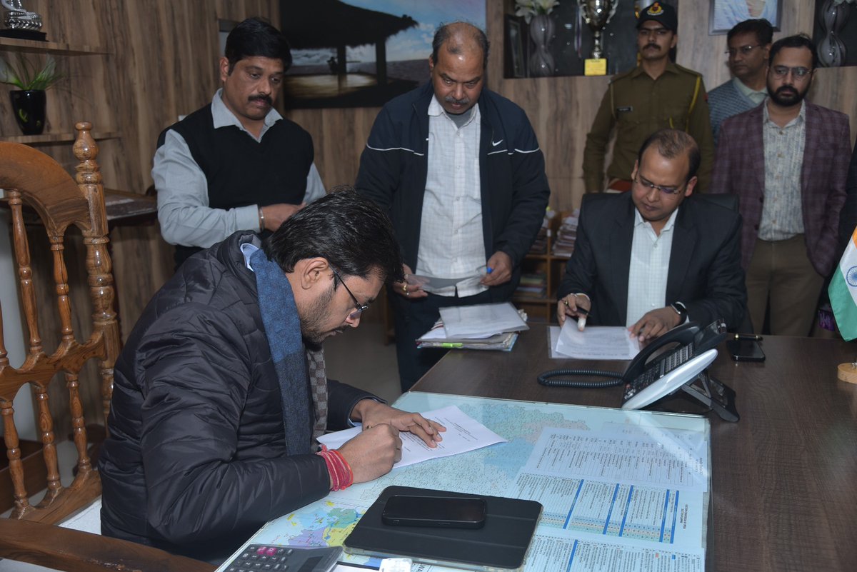 Leading Rajasthan tweet media