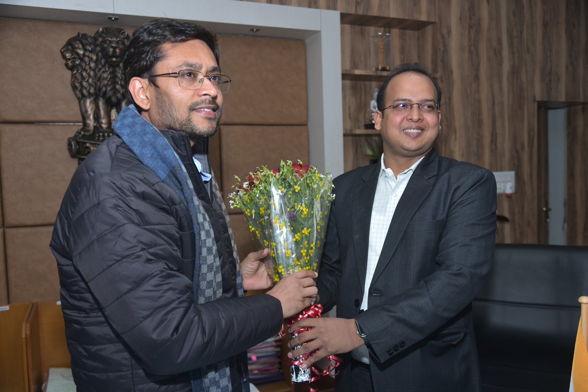 #Bhilwara The newly appointed District Collector of the Bhilwara district, Shri Namit Mehta took charge in the district office on Saturday.
<a href="/namitmehta_1/">Namit Mehta</a> <a href="/BhajanlalBjp/">Bhajanlal Sharma</a> <a href="/RajCMO/">CMO Rajasthan</a> <a href="/DmBhilwara/">District Collector & Magistrate, Bhilwara</a> #LeadingRajasthan #RisingRajasthan 
#CollectorBhilwara