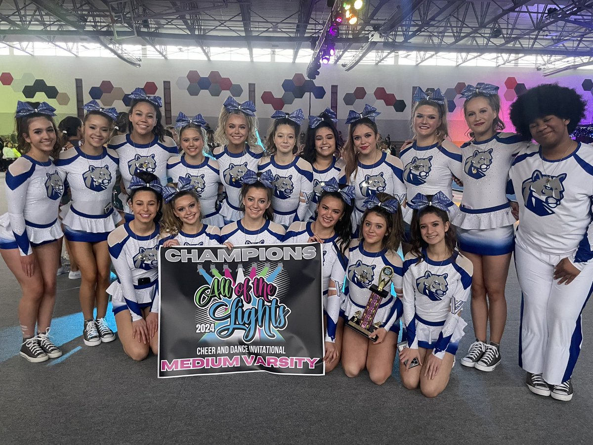 vhhscheer1's tweet photo. When facing so much adversity … this team is the definition of what a TEAM is! So proud of our 1st place at All The Lights hosted by @antiochcheer  and @lakes_cheer today. Back at it tomorrow at @bg_coed !! @VHHSAth https://t.co/w6uPvnj3IK