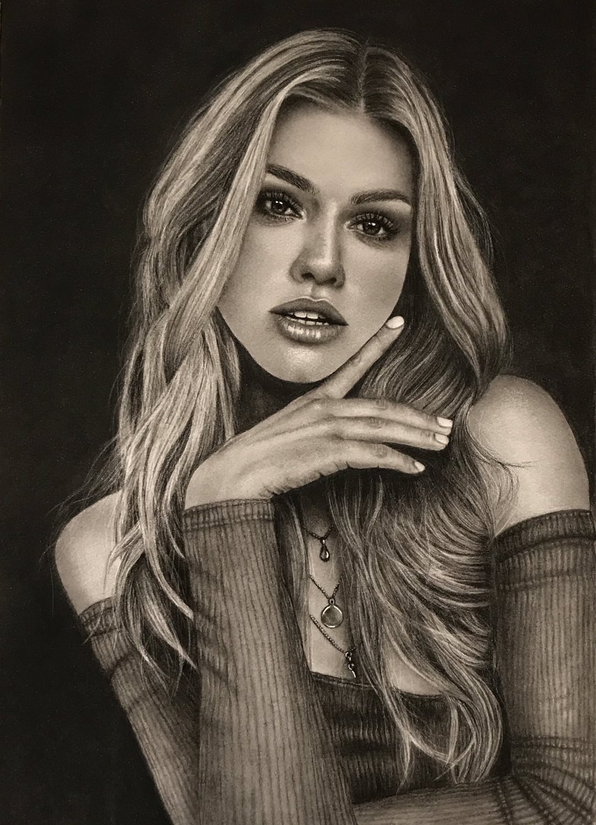 ShahnaMok's tweet photo. I am standing in darkness of time
Time passes..
And I am ever seeking the light with an old lantern without any stick; learn to walk in darkness and look at the brightness inside me..

 Onyx 🖤
Charcoal and pencil on paper ✍️
1/1
#ArtistsOnChain 
#BlockMuseSeeEm #BardBlockCafe https://t.co/oR7pWMoYoH