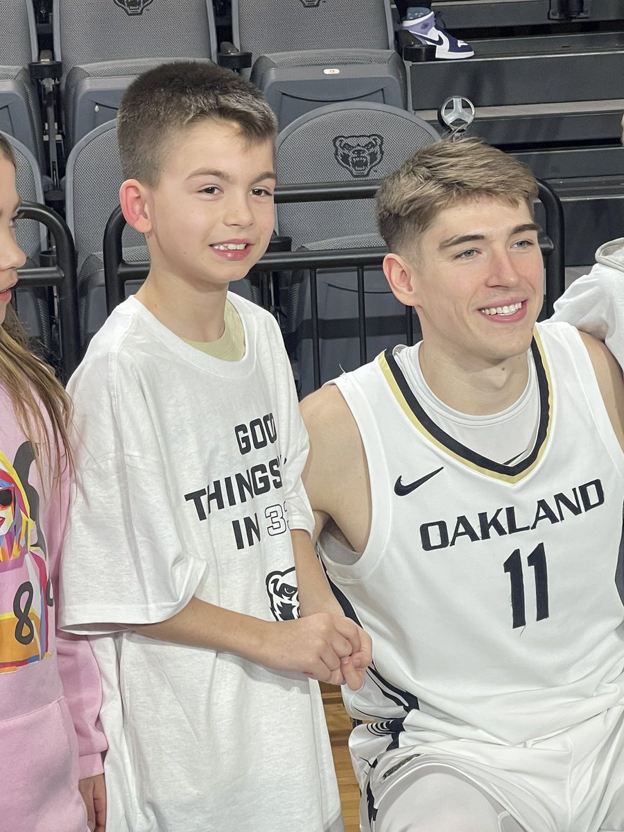 KaySportswriter's tweet photo. For fans who live in Metro Detroit, the best value in town especially for families with kids is attending a @oaklandu basketball game. Great atmosphere for a good price and they have some home games in the near future so maybe think about attending a game soon with friends and family.