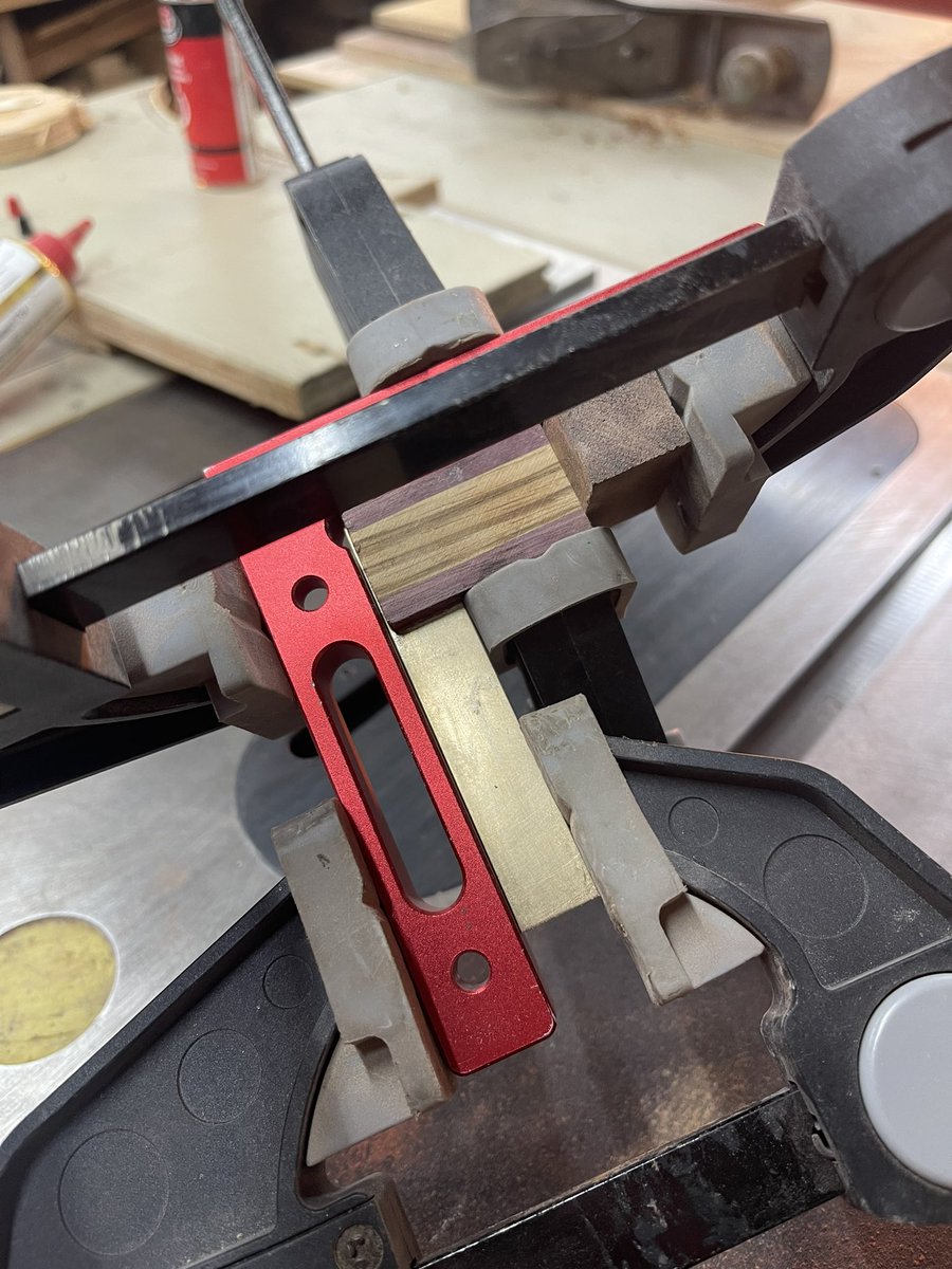 With the new year already in full effect, I had to get out to the shop for a bit today. 

Getting a tiny tri-square glued up right now. Very happy with how this little guy turned out. 

Apparently purpleheart and brass are a thing in my shop now 😆