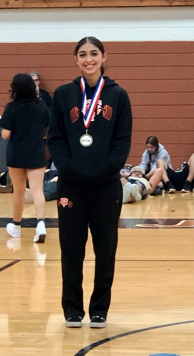 Congratulations to one of our junior softball players, Alyssa Acosta on winning 1st place in her weight class today at her powerlifting meet! 💪🏽 You go girl!!!