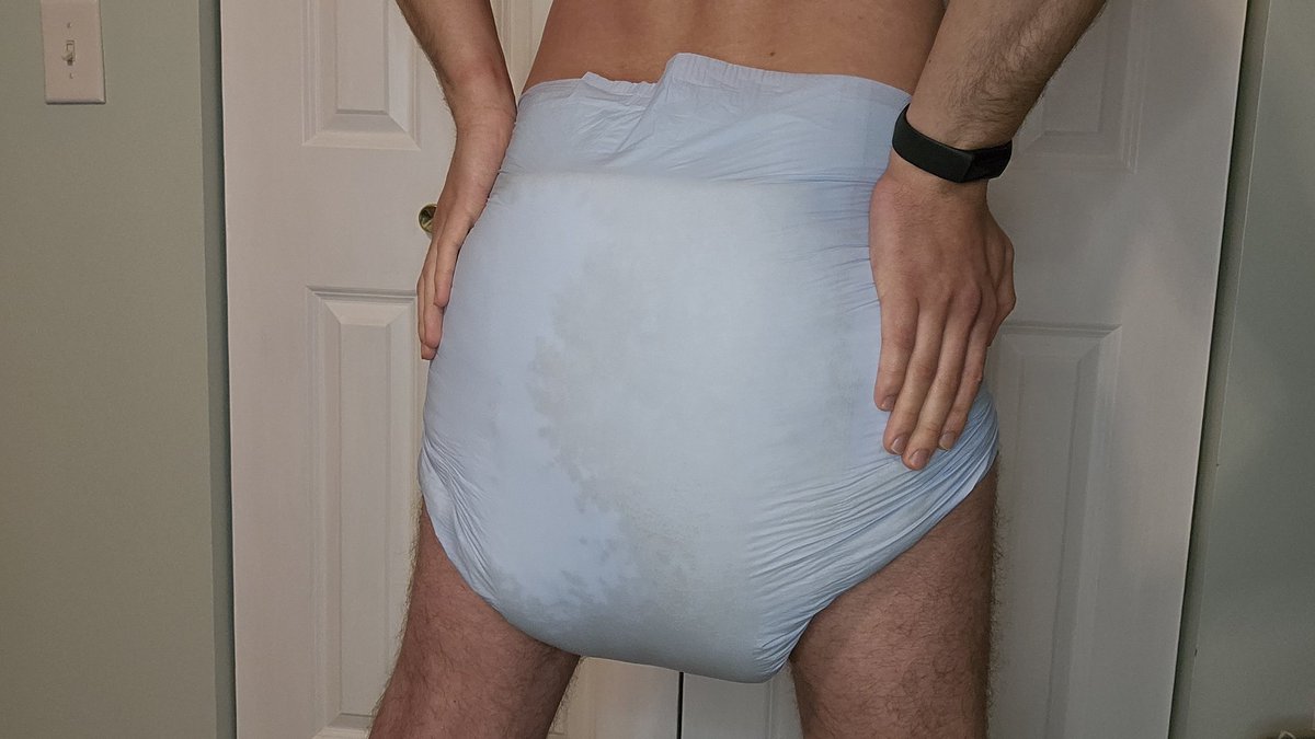 Memezsz's tweet photo. Times up! Mommy was very excited to check my diapers and found that I in fact failed my second chance to avoid punishment... wish me luck. #extrathickdips #Memezsz #soakeddiaper #abdl #abdlcouple #abdlcommunity https://t.co/dIsD31JPxG