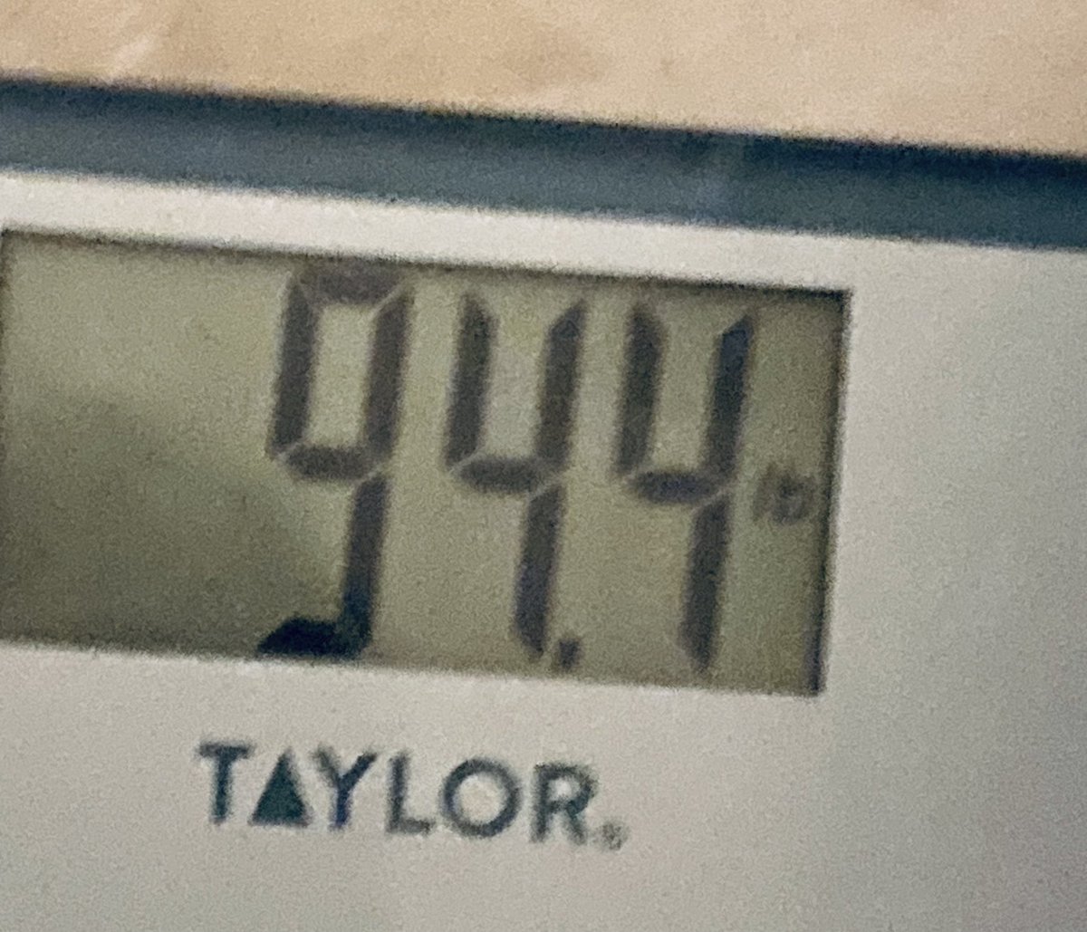_vinhdictive_'s tweet photo. hey vinh nation just weighed in for the day

—— stats.
★ weight ; 42.8kg
☆ bmi ; 14.8 https://t.co/wRZXiV5mjB