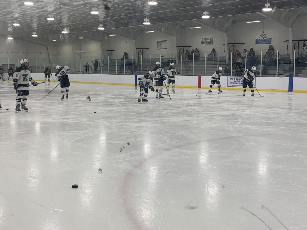 VARSITY HOCKEY:

@DemonsIce is getting ready to take on Cleveland Hts! Let’s go Demons!