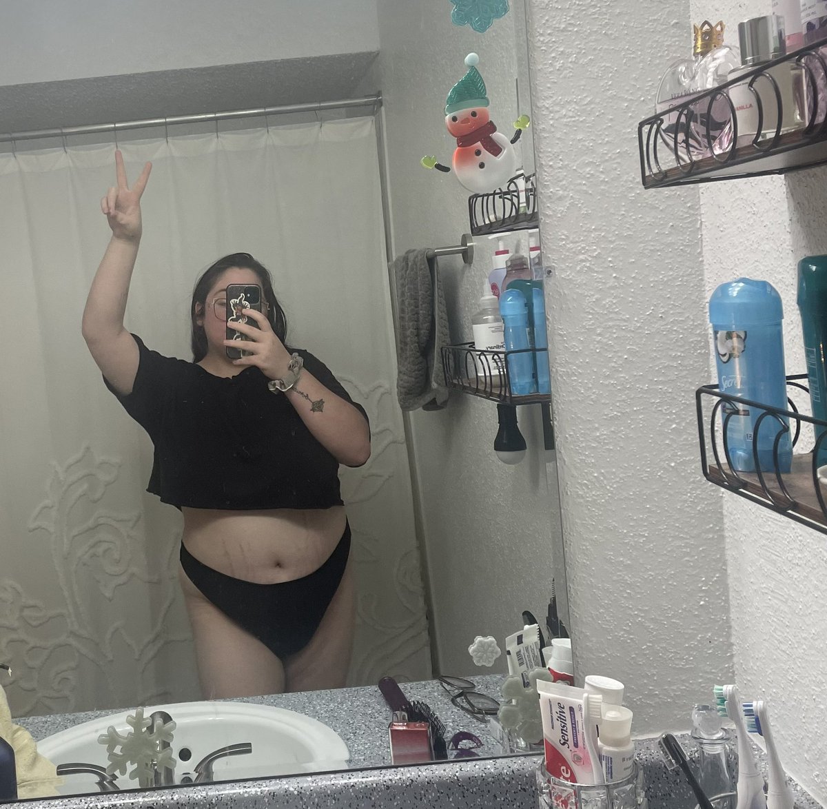 ringsofblood's tweet photo. Who wants to buy my dinner? 

#sellingpics #sellingvids #sellingcontent #customcontent #sellingnudes #nudecontent #nudes #nsfw #onlyfans https://t.co/SrAMR6iCBD
