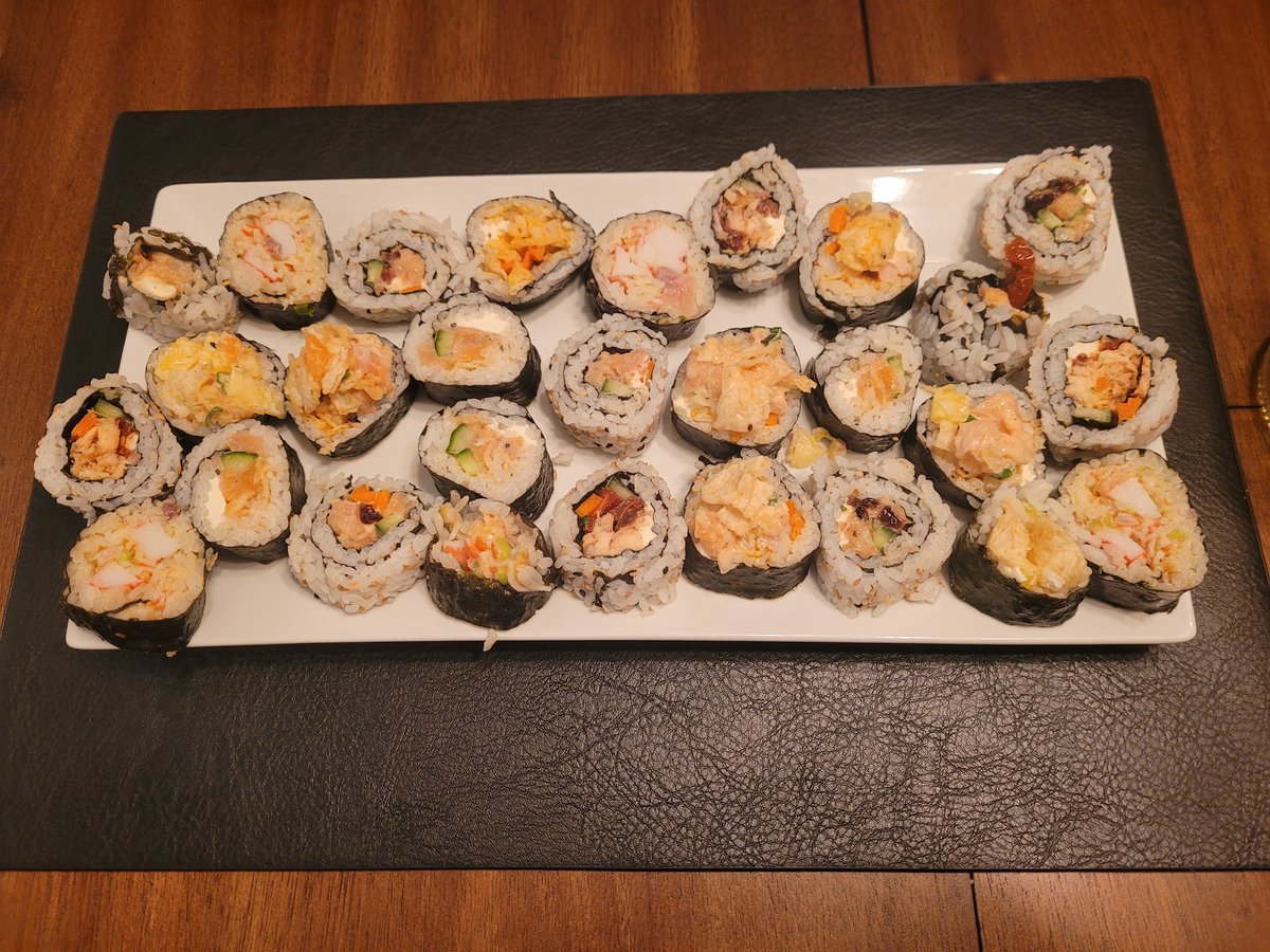 Ericbid's tweet image. Sushis time , ça va être bon !!