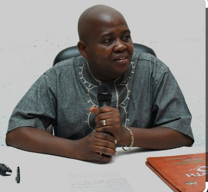 RegionWeek_Kir's tweet photo. @GeneralNeva ahejeje kugena Joseph Ndayisenga kuba uwugendanira umukuru w'igihugu (Chef du protocole d'Etat).

Ivyo biri mw'itegeko ry'umukuru w'igihugu no 100/001 ryo kuri uyu wa 6 Nzero 2024. 

N'ibiki mwomenya kuri Joseph Ndayisenga? 👇https://t.co/EjOyxfl9RJ #Burundi https://t.co/MsupJ36f9i