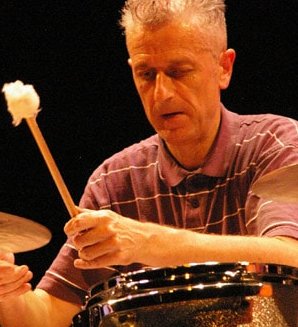 newjazzword's tweet photo. #Unbridled improvisation #transcending limitations of #conventional instruments on #Fathom @577Records is expected from veteran #freemusicians @jbernieb #saxes #PatThomas #piano @DominicLash #bass + #SteveNoble (pic:#SOConnor) $drums Review: https://t.co/LL87wYuNZs
#UK #London https://t.co/nysS2KQWQk