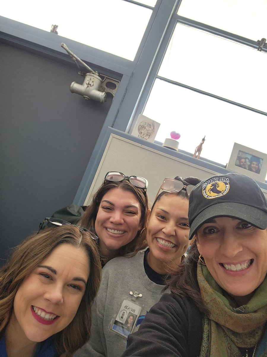 The McKinley team can't wait to see our students again on January 8th.  A little cold weather won't keep us from visiting our families and reminding them that school resumes Monday! #doitforMckinley #teambcsd <a href="/Team_BCSD/">Bakersfield City School District</a> <a href="/AttendanceBcsd/">BCSD Attendance ASW Team</a>