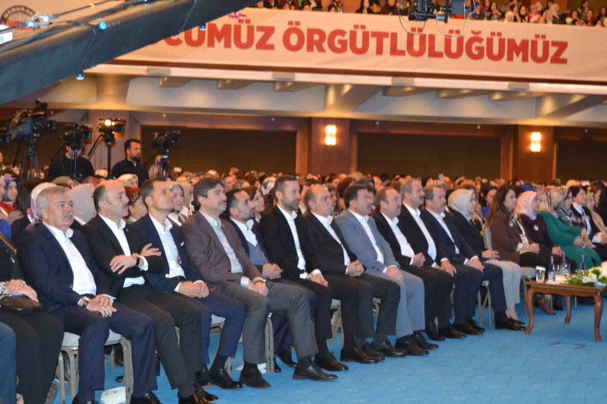 meciterdogan55's tweet photo. Memur-Sen Kadınlar Komisyonumuzca düzenlenen, "2.Büyük Türkiye Buluşması Programı"nı Aile ve Sosyal Hizmetler Bakanı Sn.Mahinur Özdemir Göktaş'ın katılımıyla Ankara/Kızılcahamam'da büyük bir kalabalık ve heyecanla gerçekleştirdik. 
Tüm Memur-Sen ailemize hayırlı olsun. 
@MemurSenKadin |@tcailesosyal
@MemurSenKonf |@KltrMemur
#GüçlüKadınGüçlüToplum