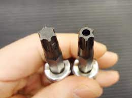 LvgrpMJHnUjciEv's tweet photo. Dysonのハンディ、DC62を分解する際に必要な工具(トルクス)のサイズは、H8でもH9でもT9でもなく「T8」です。ネットの情報、いい加減過ぎますね。
H8(弄り止めの穴無し)でもダメなので、要注意!!
#DC62 #分解清掃 #トルクス https://t.co/I2SEEtWbNH