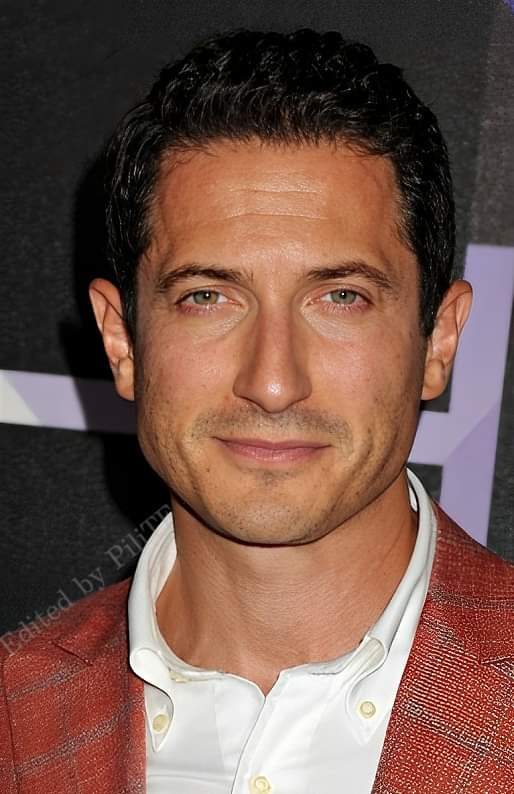 PiliTF's tweet photo. Entertainment Weekly's Annual Comic Con Party
#sdcc2014 #sdcc
#mrsasharoiz #SashaRoiz
Repost
#SashaRoizSupportive https://t.co/vkxwYxGHQD