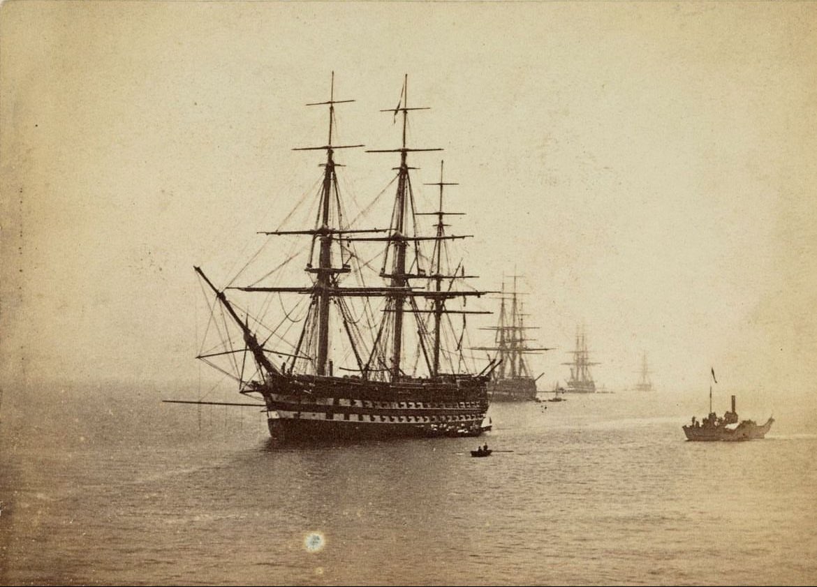 RamblingHUK's tweet photo. HMS Donegal and the Channel Fleet in the Firth of Forth.

Launched in September 1858, HMS Donegal was a 'Conqueror class' ship of the line boasting more than 101 guns and capable of reaching speeds of up to 11 knots. 

#History #Scotland #RoyalNavy https://t.co/tQ4JFt50RO