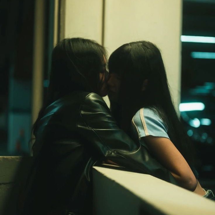 wlw (@wlwyearnbot) on Twitter photo 