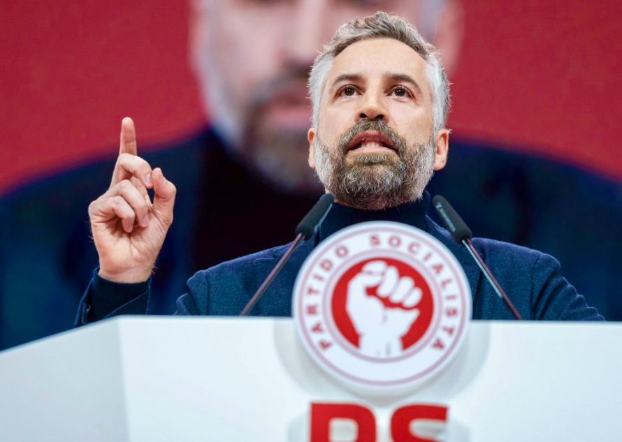 miguelluz's tweet photo. Pedro Nuno Santos afirmou hoje no Congresso do PS que o Partido Socialista é o partido das contas certas. Só não disse que o PS já levou o país três vezes à bancarrota.

Vamos então recapitular:

1977, Governo PS, intervenção do FMI.

1983, Governo PS, intervenção do FMI.

2011, Governo PS, intervenção do FMI.