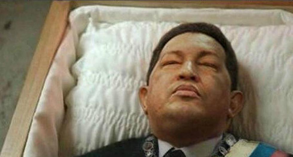 RAMOSJazzside's tweet photo. "Un dia como hoy Hugo Chávez (EL MOJON GALÁCTICO) ya estaba en la paila, pero seguía firmando decretos y escoñetando al país." https://t.co/XI2ovbercb
