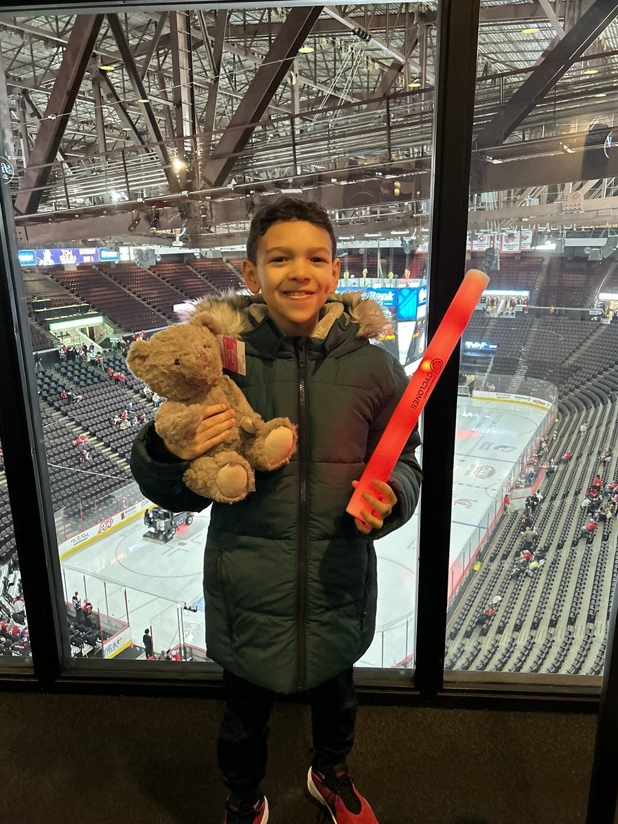 OakHillsWSOC's tweet photo. Ready for the Teddy Bear Toss at the @CincyCyclones game! @CincyPD hoping to get over 13k of bears tonight.
#fununcle https://t.co/DwH088RJxb