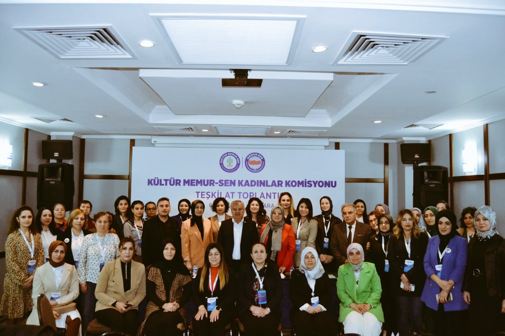 meciterdogan55's tweet photo. Kültür Memur-Sen Kadınlar Komisyonu Toplantımıza, MSK Genel Başkanımız Ali Yalçın ve MSK Kadınlar Komisyonu Bşk.mız  Sıdıka Aydın'ın katılımları,  Kadınlar Komisyonu Başkanımız Ayşen Topaloğlu ve yönetimi ile tüm Komisyon İl Temsilcilerimize emek, gayret ve çalışmaları için teşekkür ediyorum.
Toplantımız hayırlı ve bereketli sonuçlara vesile olsun. 

@MemurSenKadin| @MemurSenKonf
@KltrMemur
#ÖrgütlüKadınGüçlüToplum