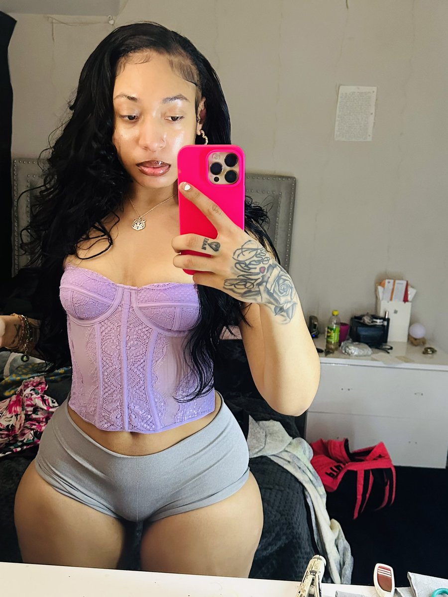 MurdaaMel's tweet photo. MUAH 💋 https://t.co/BCUwmR4mZX
