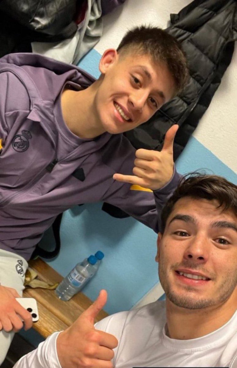 Real Madrid Fans 🤍 tweet media