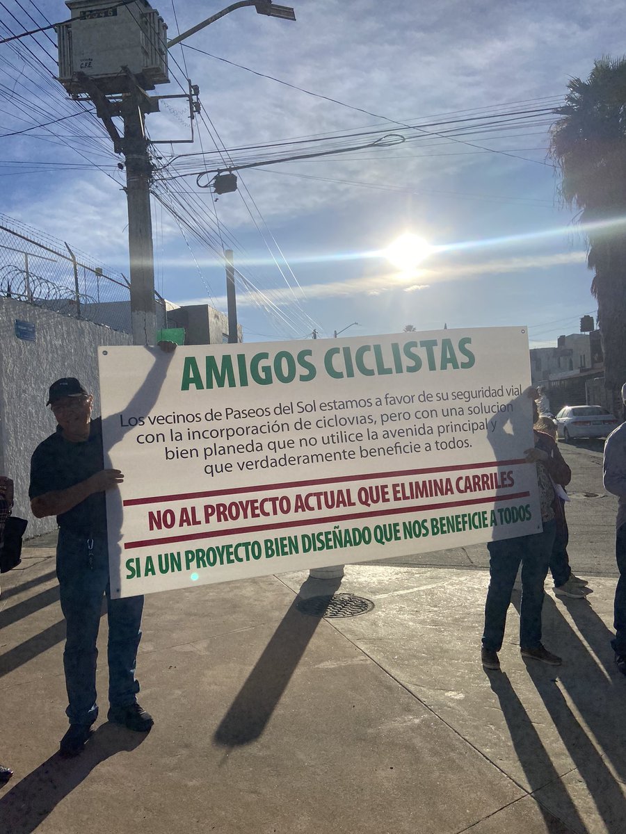 soypastoraa's tweet photo. Conozcan a la gente que atenta contra el derecho a la ciudad de todas las personas, quienes no quieren que los ciclistas circulen con seguridad, quienes no quieren perder su privilegio al carro https://t.co/mpJYhlk2pE
