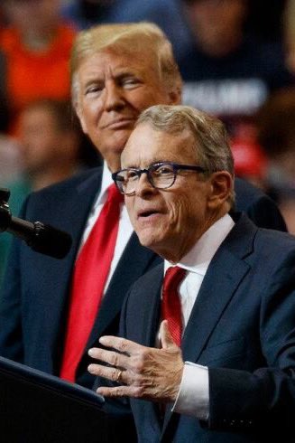 🚨| ÚLTIMA HORA: DURÍSIMO GOLPE AL LOBBY TRANS. El Gobernador republicano y pro Trump de Ohio, Mike DeWine firma una orden ejecutiva que PROHÍBE a todos los hospitales realizar cirugías de “CAMBIO DE GÉNERO” en MENORES de edad. 🇺🇸 ¿Apoyas esta CONTUNDENTE medida?