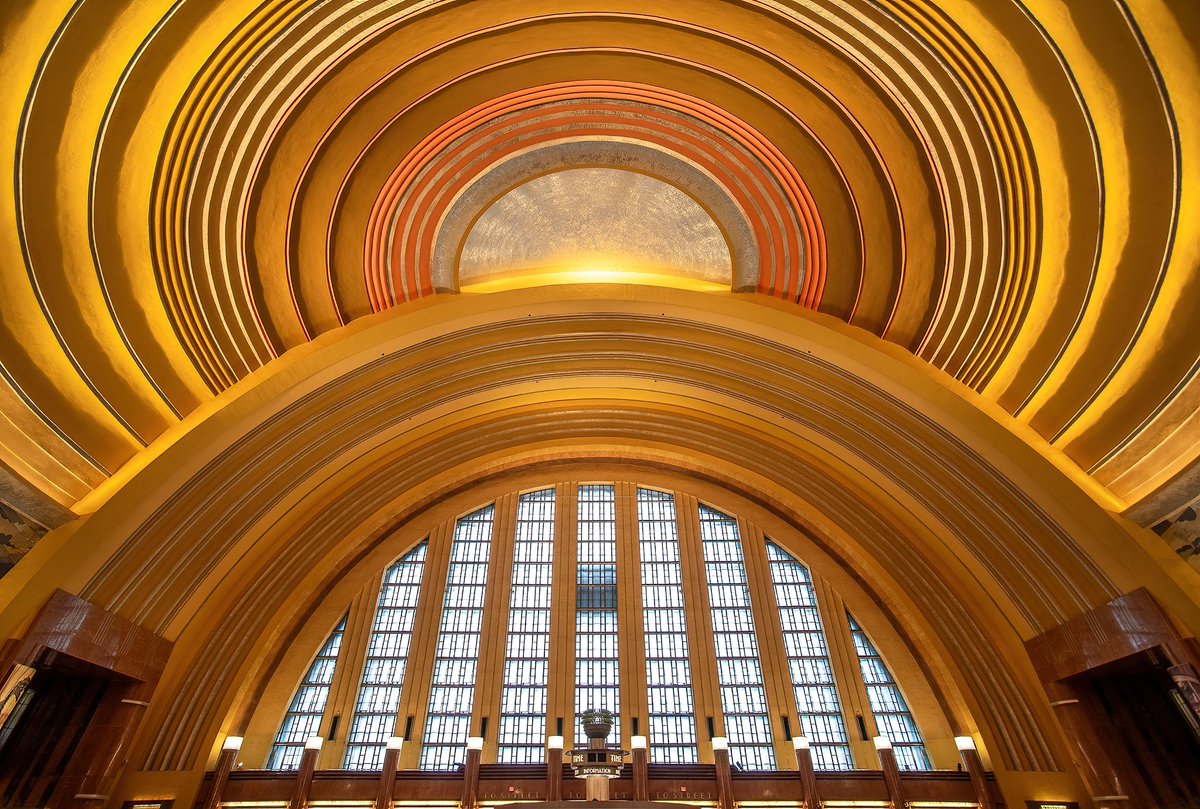ExploresMr's tweet photo. The Art Deco glories found inside the Cincinnati Union Terminal; Cincinnati, Ohio. https://t.co/fFoXpW2BC1