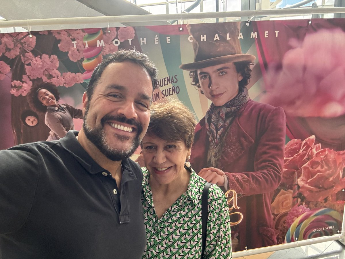 aoliveros's tweet photo. Con mi madre viendo Wonka. Excelente plan https://t.co/TP7znVE8rz