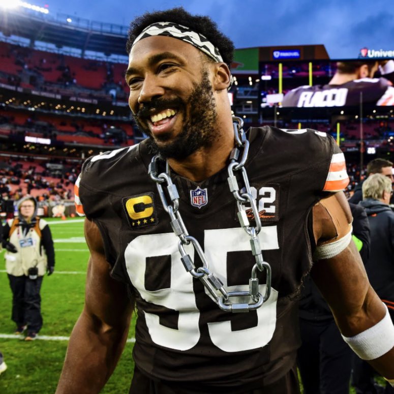 brownsfanuk's tweet image. Who should win Defensive Player of the Year?

❤️ Like for Myles Garrett

🔁 Repost for Myles Garrett

💬 Comment for Myles Garrett

#Browns x #NFL
