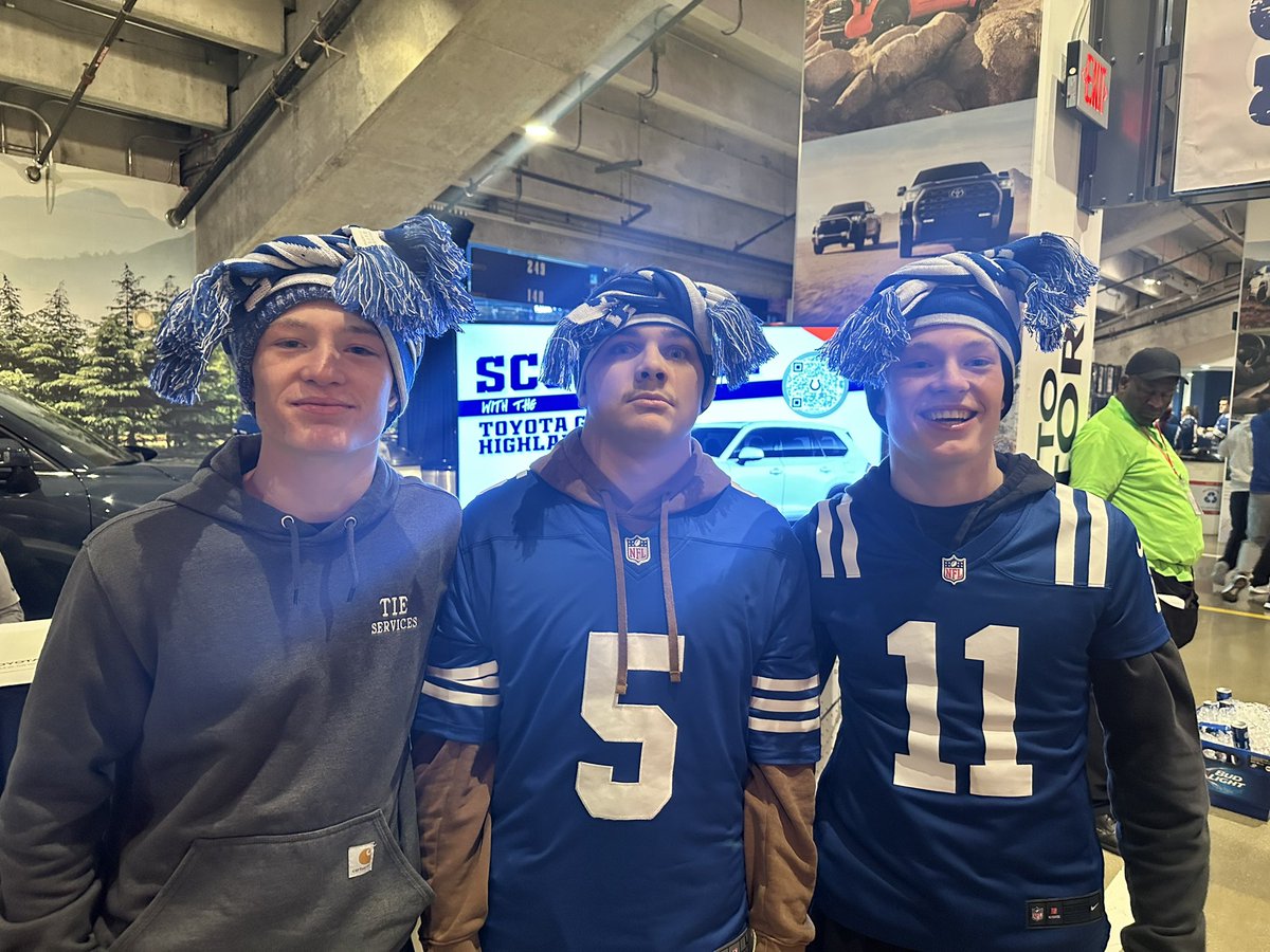 TesterSchultz's tweet photo. We are ready for a Colts WIN! 
#HOUvsIND
#RallyScarf
#ForTheShoe 
#LetsDoThis https://t.co/qWhlN8ZSfs