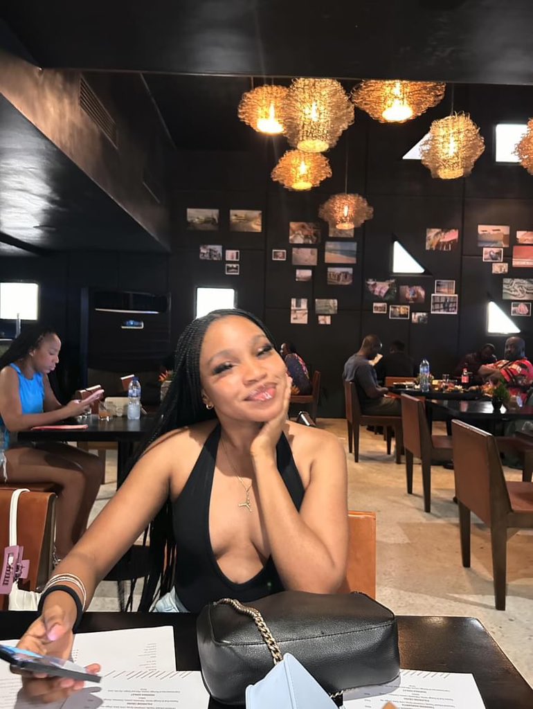 nessaislit's tweet photo. mwah! https://t.co/cJgdKhASFH