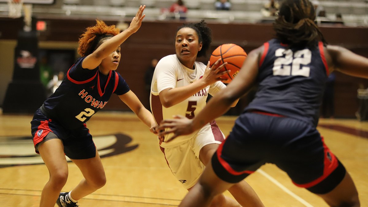 RECAP: The NCCU women's basketball team rallied to defeat Howard in overtime. Freshman Kyla Bryant (pictured by Juan Richardson) scored six of NCCU's 10 points in OT and she finished with a team-high 23 points for the Eagles. Full story... nccueaglepride.com/news/2024/1/6/… #EaglePride