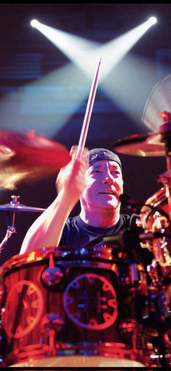 DavidKlement2's tweet photo. #RIP Neal Peart 🕊️
(Passed away 7 January, 2020) 
🤘🤘🤘🤘🤘🤘
@rushtheband #NealPeart #Rush https://t.co/2yGFakATBB