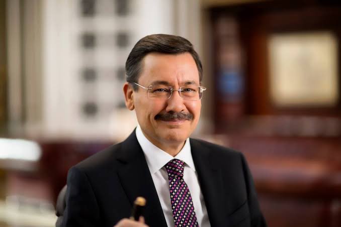 ankara_kusu's tweet photo. Son dakika.. Bir milletvekili tarafından Ankara Büyükşehir Belediyesi eski başkanlarından 75 yaşındaki Melih Gökçek’in beyin felci geçirdiği, hastanede tedavi altına alındığı öne sürüldü https://t.co/xS5bZZU6Ae