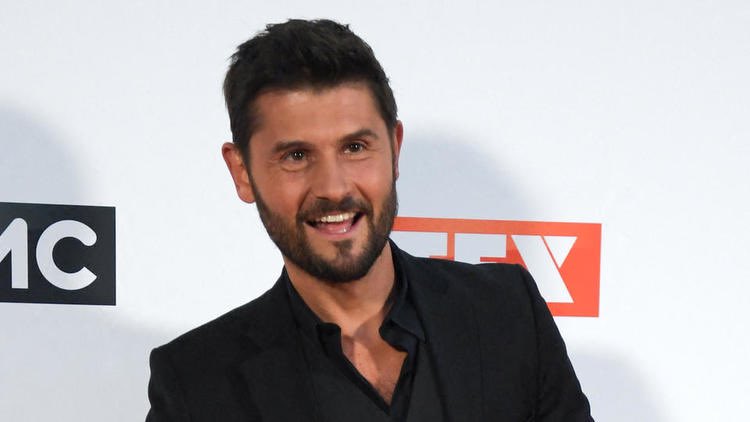cgtvoff's tweet photo. C’est officiel et ce n’est pas vraiment une surprise : Christophe Beaugrand animera le grand retour de #SecretStory. En revanche, la direction n’a pas encore choisi le diffuseur et hésite encore entre un dispositif intégralement diffusé sur TF1 ou un hybride TF1/TFX. Les primes ne sont pas encore validés non plus, la chaîne réfléchit à une « super quotidienne » pour le remplacer le vendredi. Décision définitive d’ici la fin du mois ! (« La Tribune »)