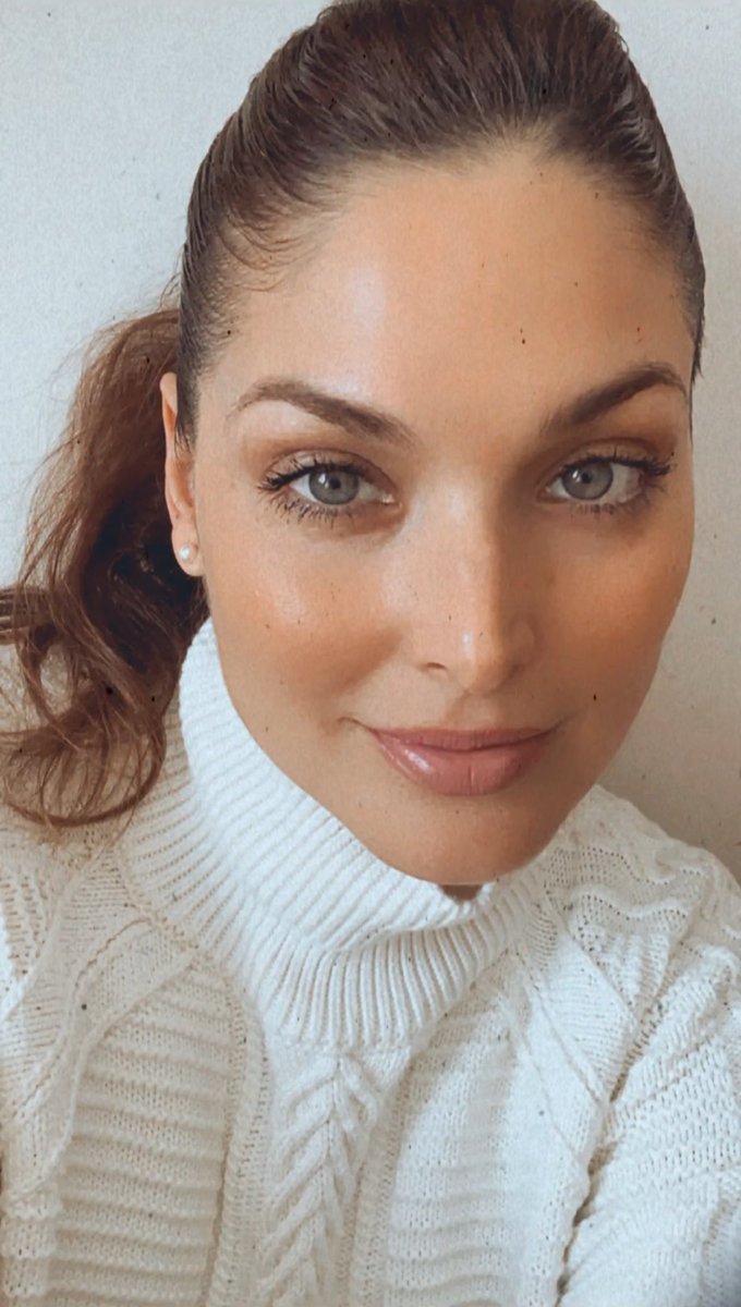 iheartblancas's tweet photo. 🆕 Blanca: “Gracias por sus mensajes , por tanto cariño y amor 💝❤️💖
Feliz por tan bello cumpleaños 🎂🎈🎁 Y para hoy les deseo un Feliz día de Reyes 💫✨🌟⭐️ #infinito  #teamsoto #magia #amor #besazos #family” #instagram #blancasoto https://t.co/VGJEq7Wjuk