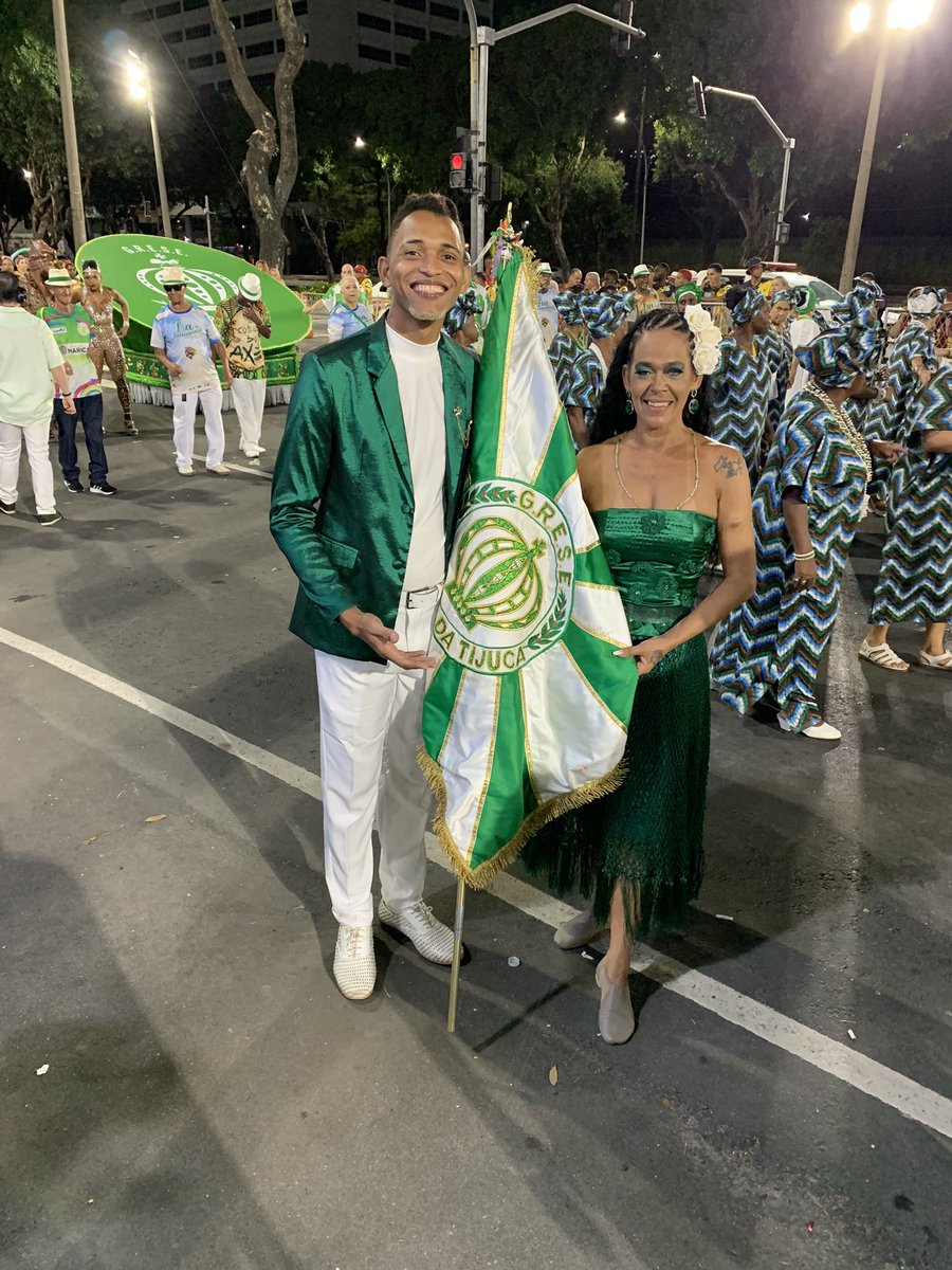 nobrescasais's tweet photo. A penúltima agremiação a realizar seu ensaio técnico nessa noite é o Império da Tijuca.

O primeiro casal da verde e branco é formado por Renan Oliveira e Laís Lúcia. Na defesa do segundo pavilhão a agremiação traz Fábio Rodrigues e Monica Menezes. https://t.co/RW2ZO2eQrx