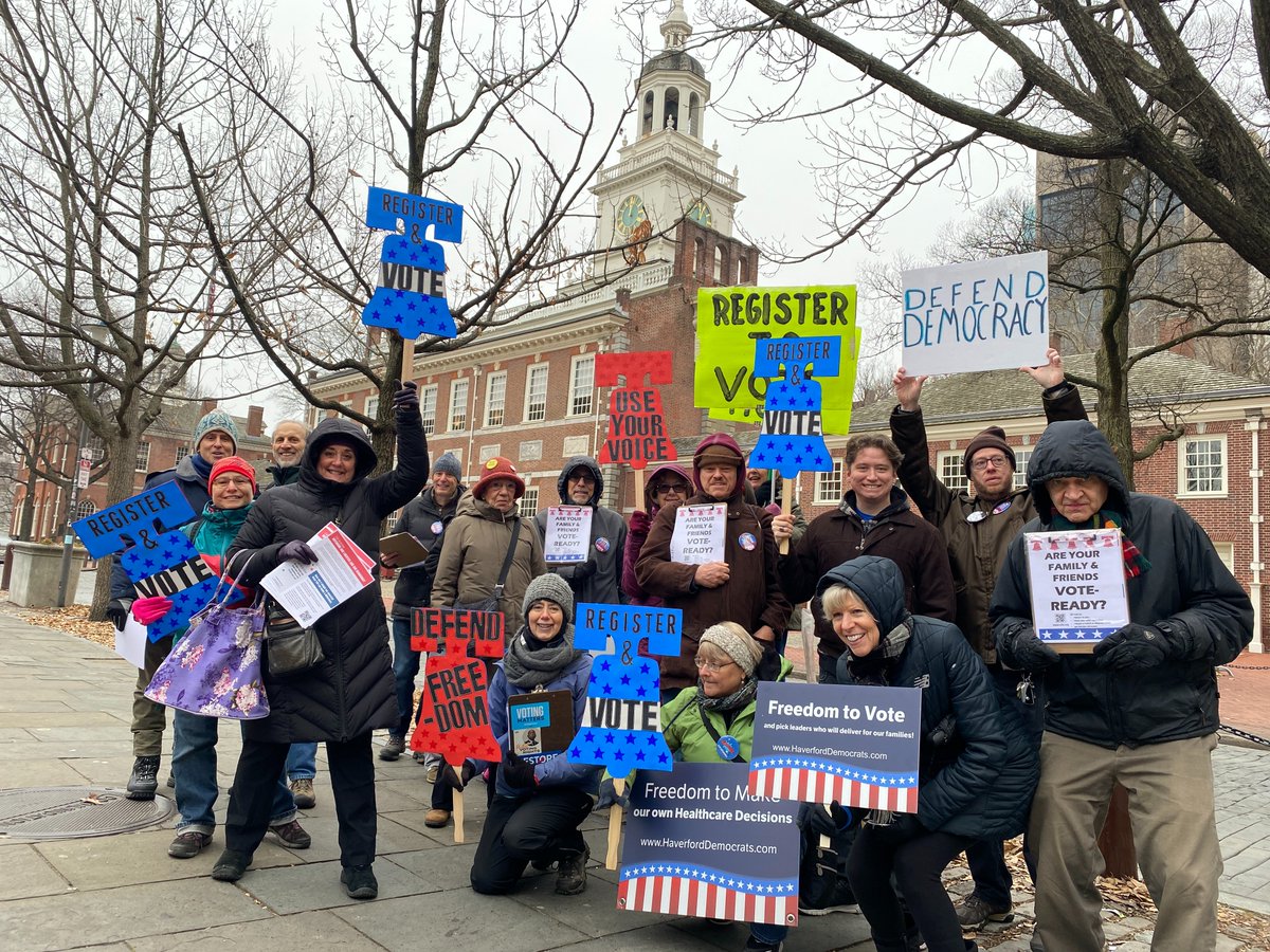 IndivisibleHCAN's tweet photo. 3 years ago, we watched in horror as a violent mob stormed our Capitol. Today, at Independence Hall, we turned to action, registering voters and promoting democracy. #NoDictatorsInTheUSA #January6th #TrumpAttackedDemocracy 
@indivisibleteam @indivisiblephl @pa_indivisible https://t.co/PziupyoLY4