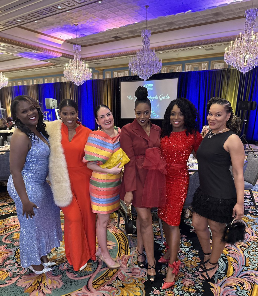 Last night was a great night for Education. Congratulations and thank you to the entire team <a href="/ThePEFtoday/">The Public Education Foundation</a>! 🎓♥️ #GoldenAppleGala