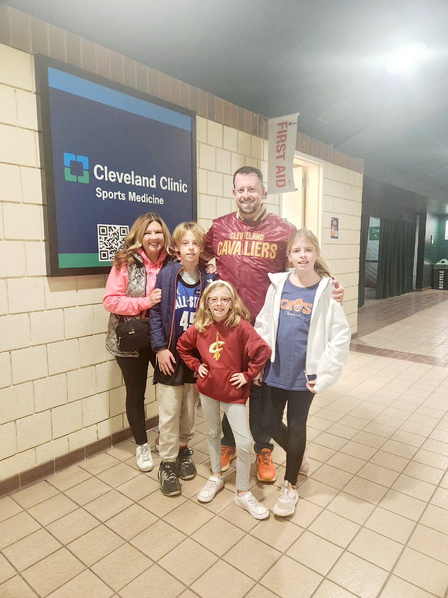 AstNecole's tweet photo. @nbagleague @cavs Let's go Charge! https://t.co/Wv4pi1tNch