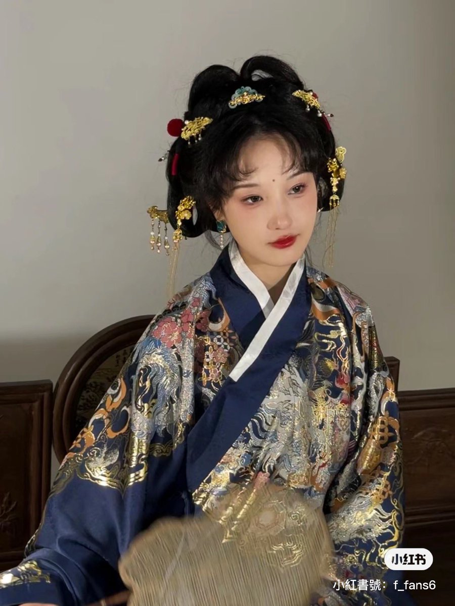 china_hanfu's tweet photo. Prussian blue 

From Chinese Hanfu brand 风间林 (feng’jian’lin)

#Asia #Asian #China #ChinaDaily #ChinaFact #ChinaJapanFact #ChinaNews #Chinese #clothing #fashion #fashionblogger #fashiongram #fashionlover #fashionstyle #hanfu #OOTD #OOTD_Challenge #outfitinspiration #outfitoftheday #outfits #中国 #汉服 #ClothingBrand #fashiondesign #clothingdesign