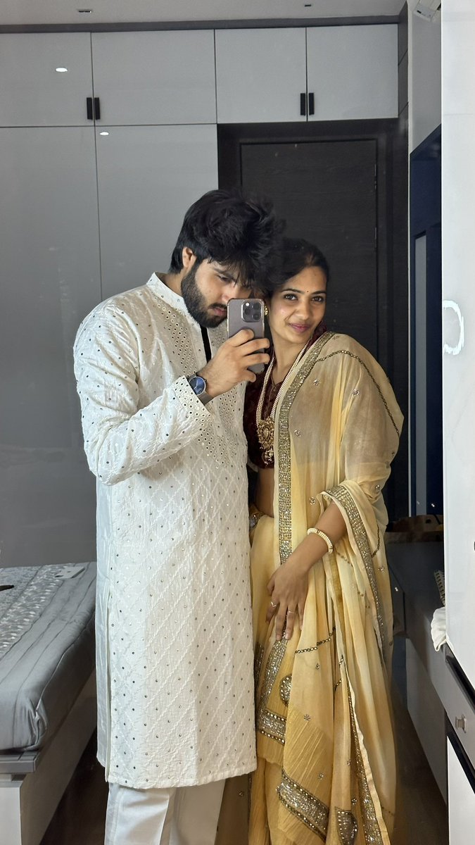 DardaTanmay's tweet photo. desi vibes today? https://t.co/jotbIJKk2y