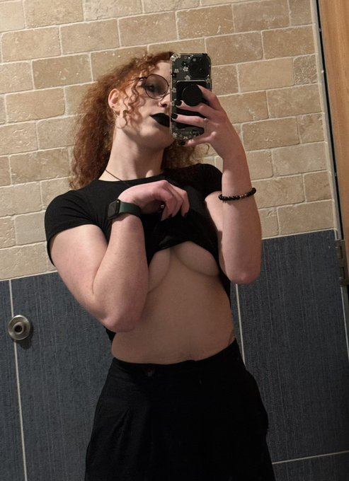 Start the week off right- grab a tiddy https://t.co/El9ZJM5Sjp