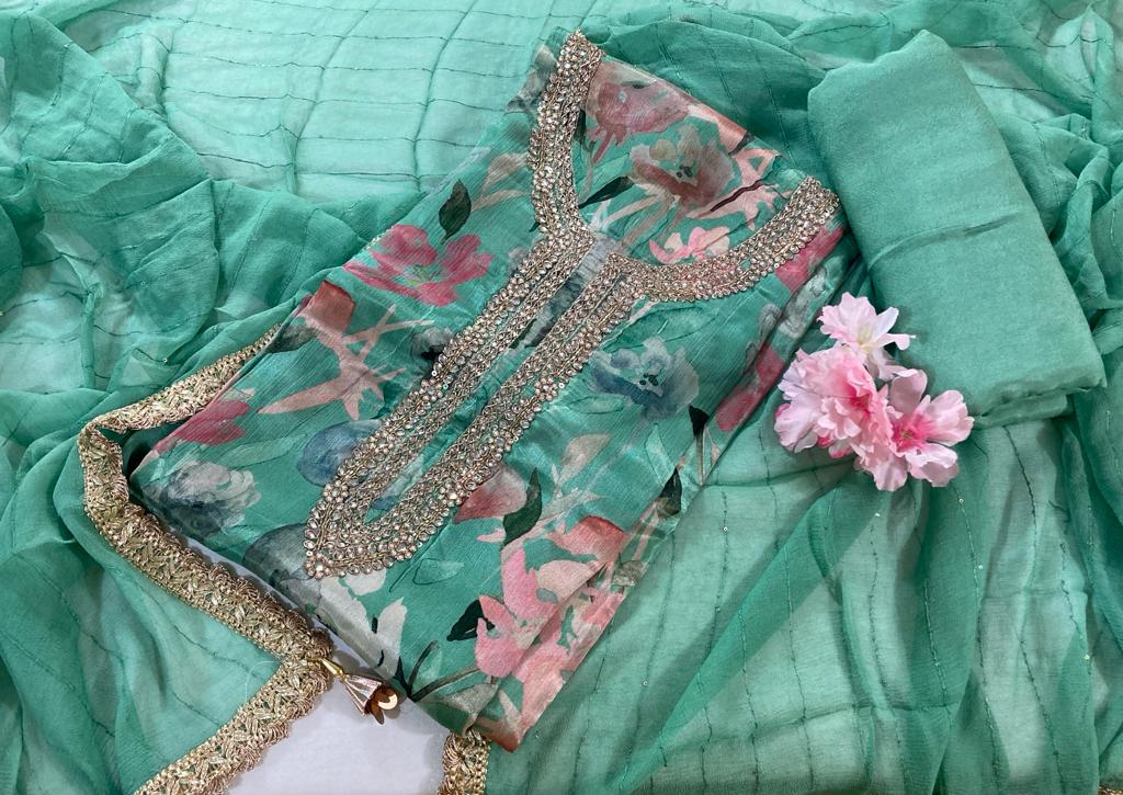 modish_outfit's tweet image. Embrace the season with our light green unstitched suit with zari work on the neck. Stay stylishly comfortable with soft fabric.
#greenunstitchedsuit #unstitchedfabric #modalsilk #modalfabric #unstitchedsuitsmaterial #UnstitchedSuits #onlineshopping #onlinesuits #suit